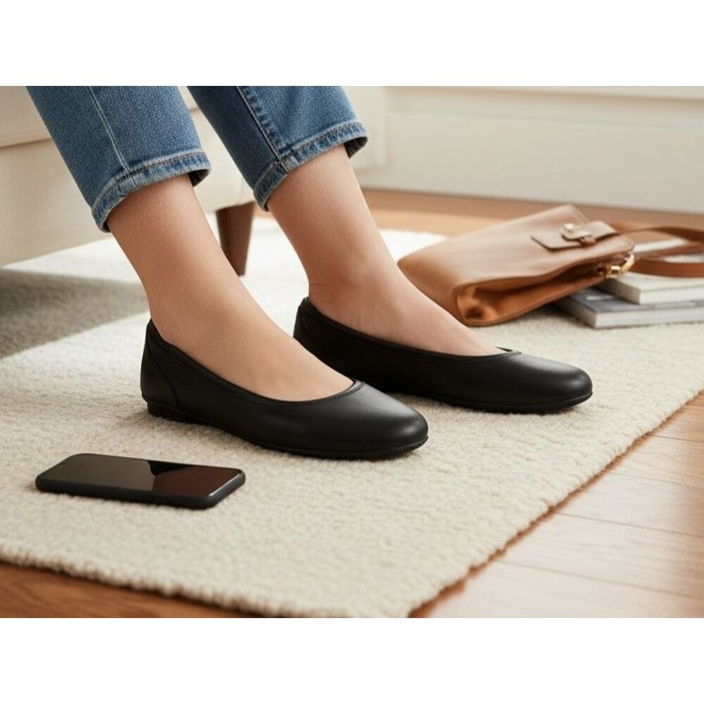 Clarks Collection Ultimate Comfort Black Leather Flats Women’s Size 8.5